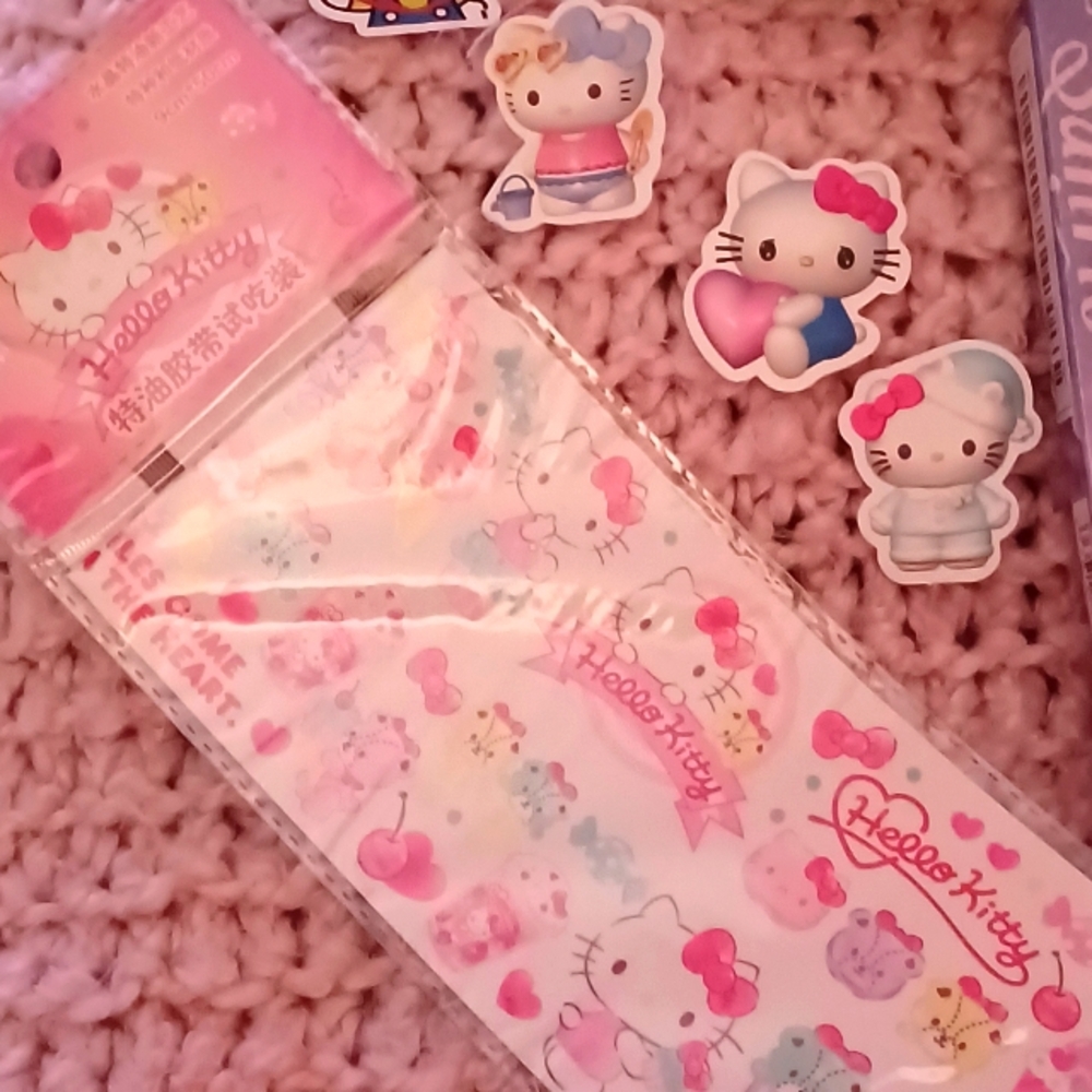 Hello Kitty's Mini Backpack & More - Picture 5 of 16